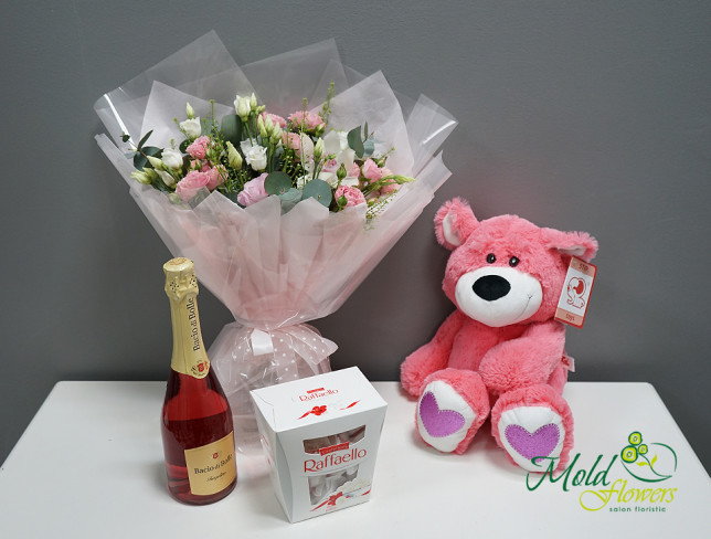 Set of: Bouquet of pink bush roses, Teddy Bear Andriusha, Raffaello 230g, and Bacio de Bolle Fragolino 0.75L photo